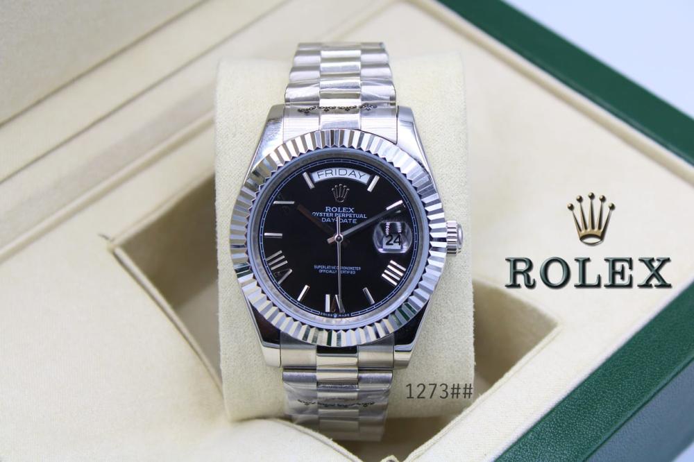 Luxury Men’s Watch with Stainless Steel Strap | Classic Premium Design